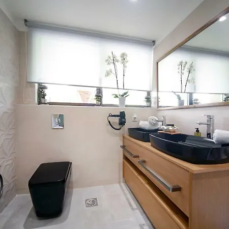 Lilium Luxury Suites Aparthotel