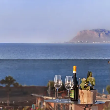 Lilium Luxury Suites Aparthotel Agia Marina (Crete)